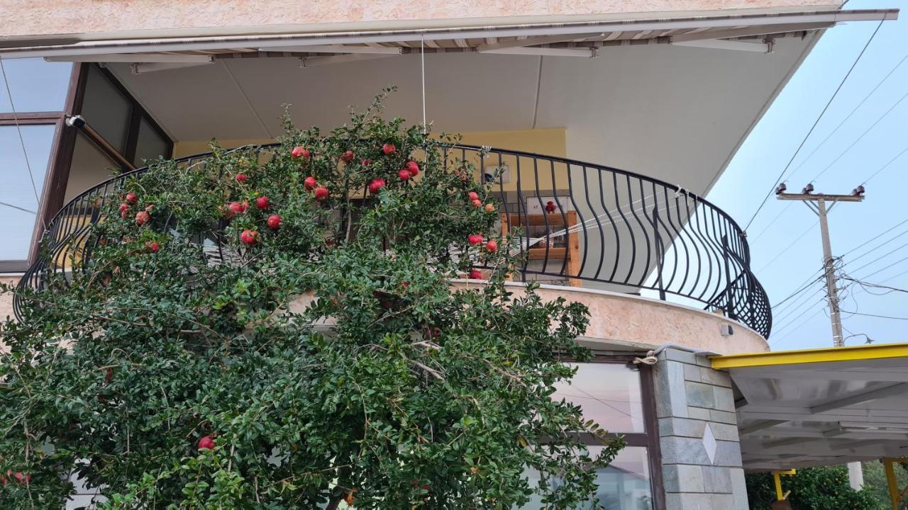 Villa George Néa Mákri Exteriör bild